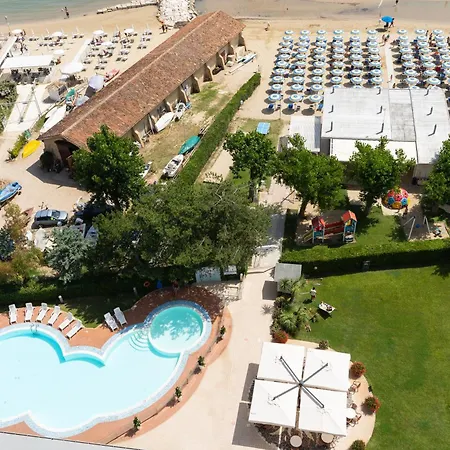 Hermitage Hotel 4*