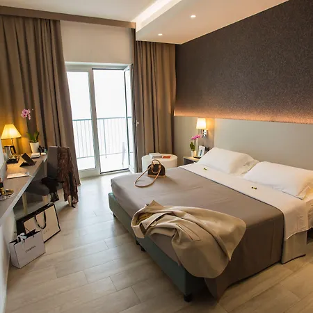 Hermitage Hotel 4*